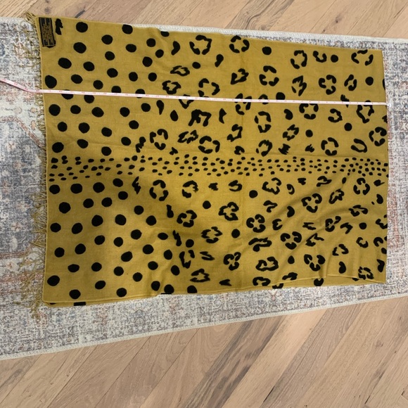 70/30 Cashmere Silk Pashmina Designed by Lisa Christoffersen African Tribal Arts - Picture 6 of 7